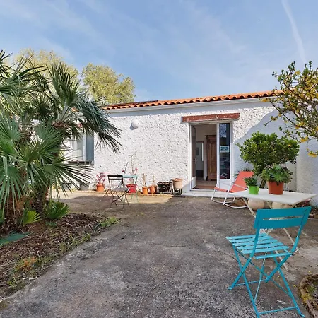 D'hotes Sous Le Pin Bed & Breakfast Les Sables-d'Olonne