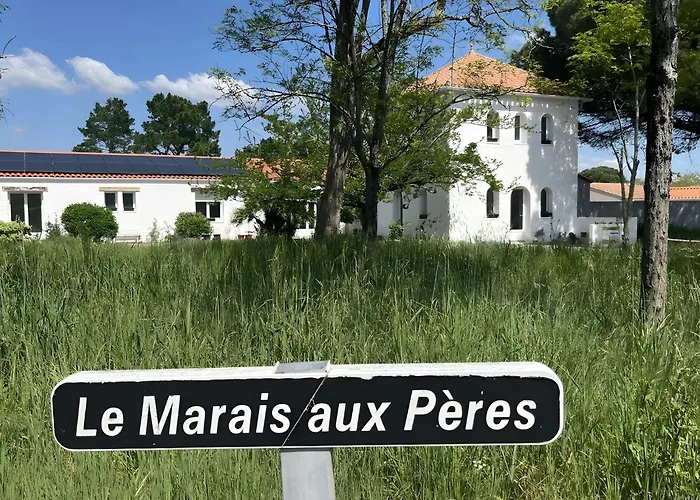 D'hôtes Sous Le Pin 3*