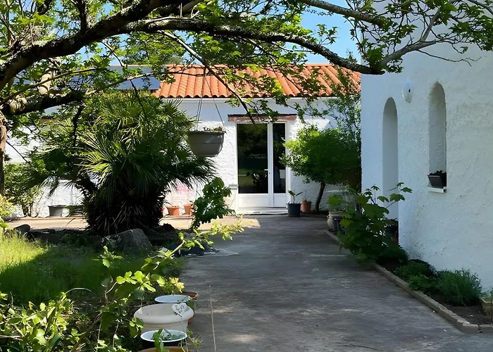 D'hôtes Sous Le Pin 3*